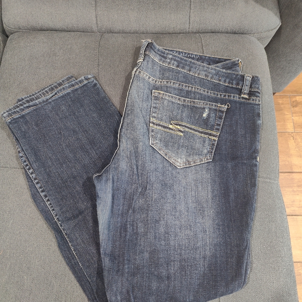Arizona distressed straight leg jeans
